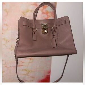Michael Kors Elegant Mauve Handbag
